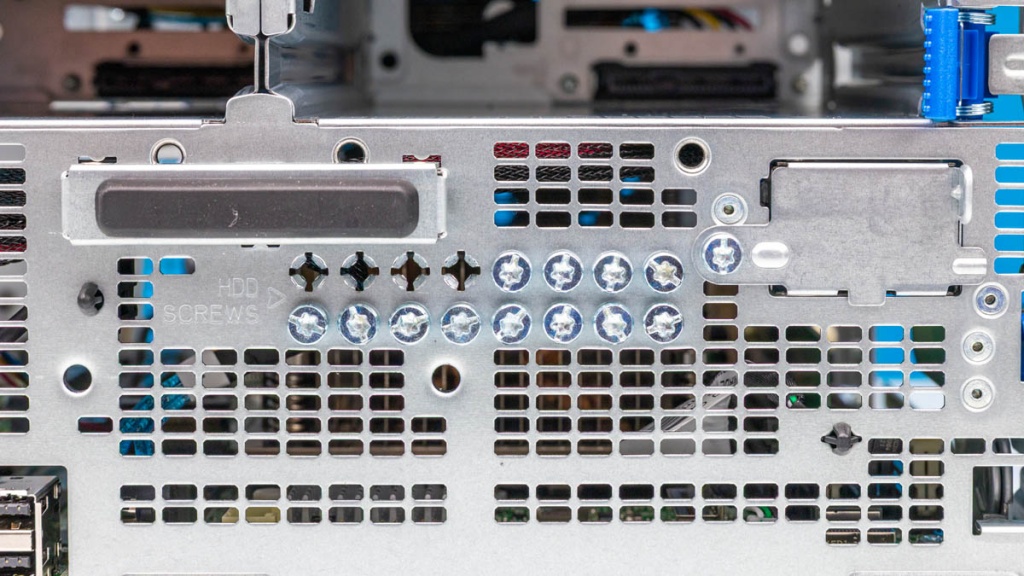 HPE-ProLiant-MicroServer-Gen11-SSD-Screws-1.jpg HPE-ProLiant-MicroServer-Gen11-SSD-Screws-1.jpg