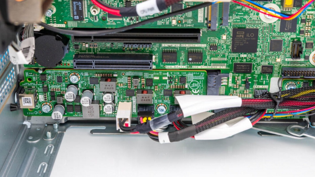 HPE-ProLiant-MicroServer-Gen11-Inside-8.jpg HPE-ProLiant-MicroServer-Gen11-Inside-8.jpg