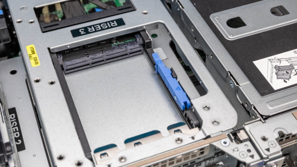 Dell-PowerEdge-R770-Riser-3-OCP-NIC-3.0-Slot-2-1068x601.jpg