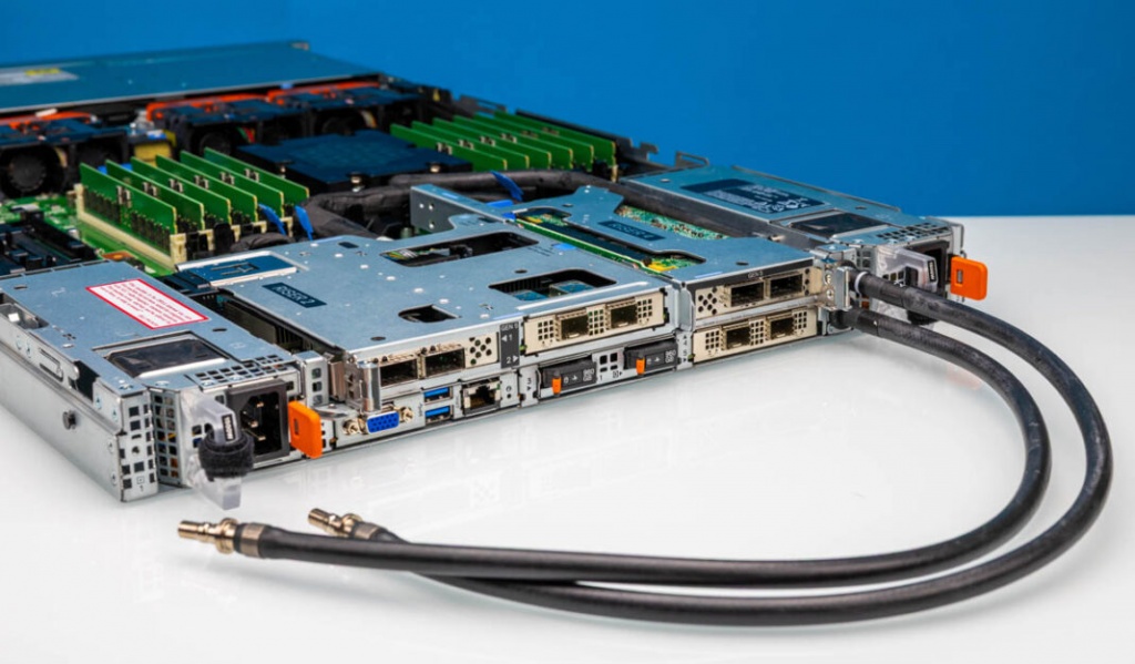 Dell-PowerEdge-R6715-вид-сзади.jpg Dell-PowerEdge-R6715-Liquid-Cooled-Rear-1-1068x625 (1)2.jpg