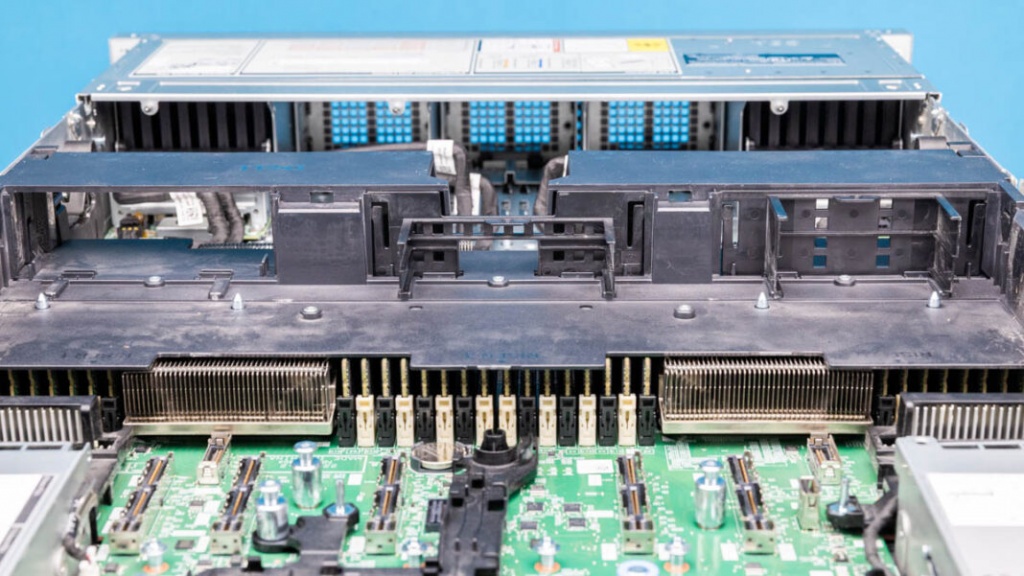 Dell-PowerEdge-R770-Internal-Airflow-Guide-1068x601.jpg