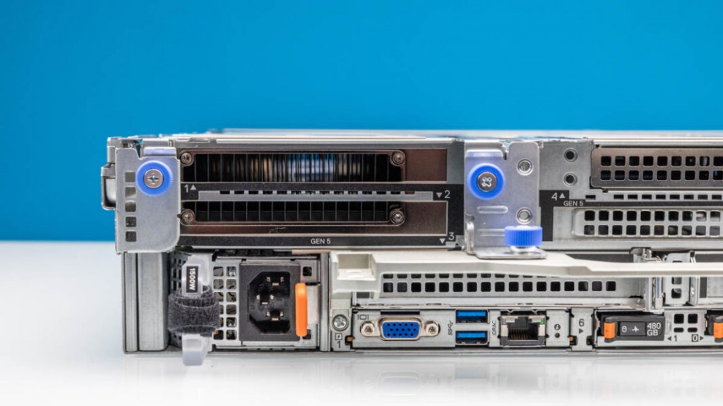 Dell-PowerEdge-R770-Left-Rear.jpg